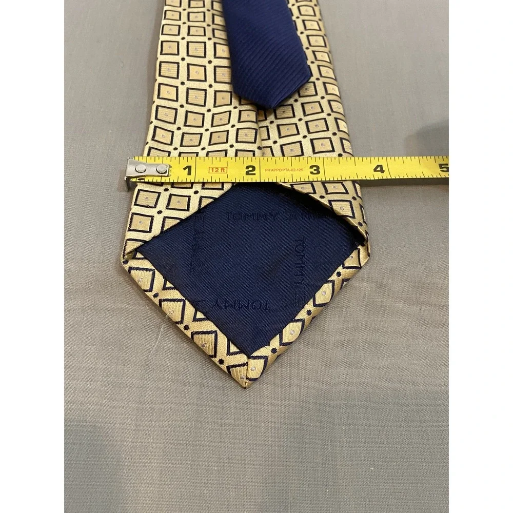 Tommy Hilfiger Necktie Yellow‎ Silk Geometric Repeating Square Motif 3.5